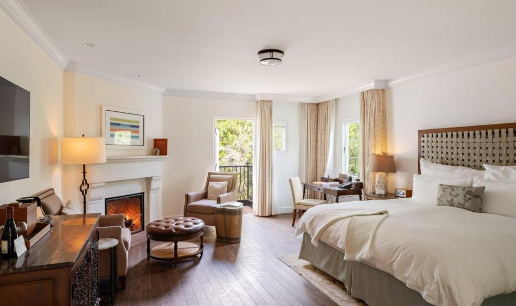 PREMIER, KING BED