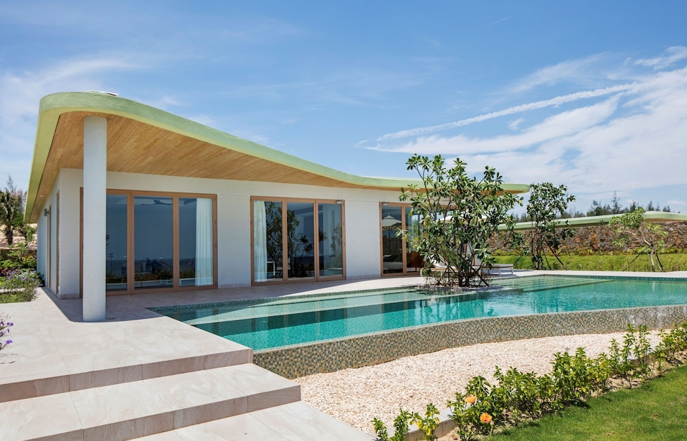 FLC Luxury Resort Quy Nhon 8/83