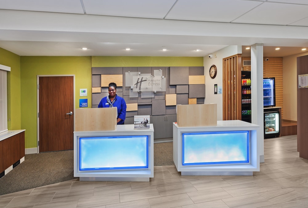 Holiday Inn Express Hotel And Suites Dallas Lewisville 4/69