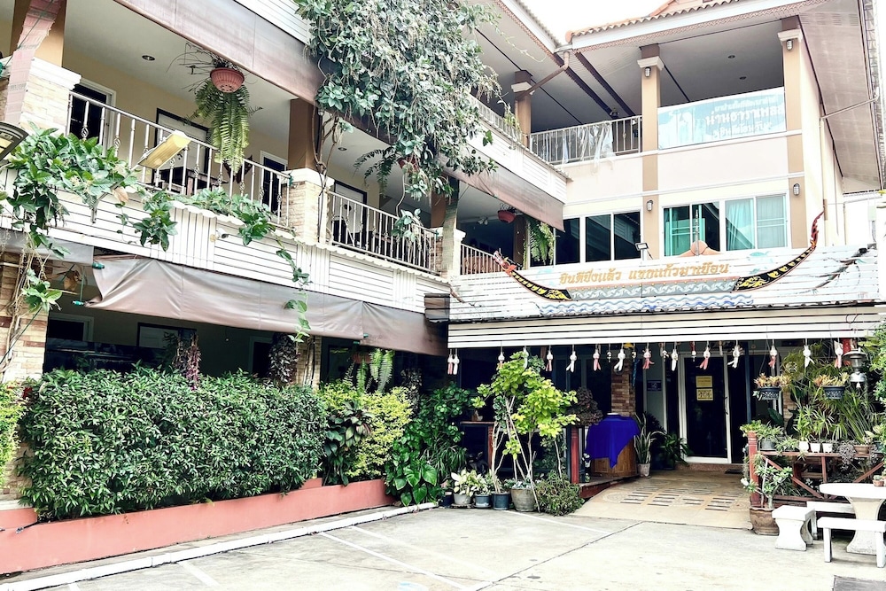 Nan Thara Place 4/50