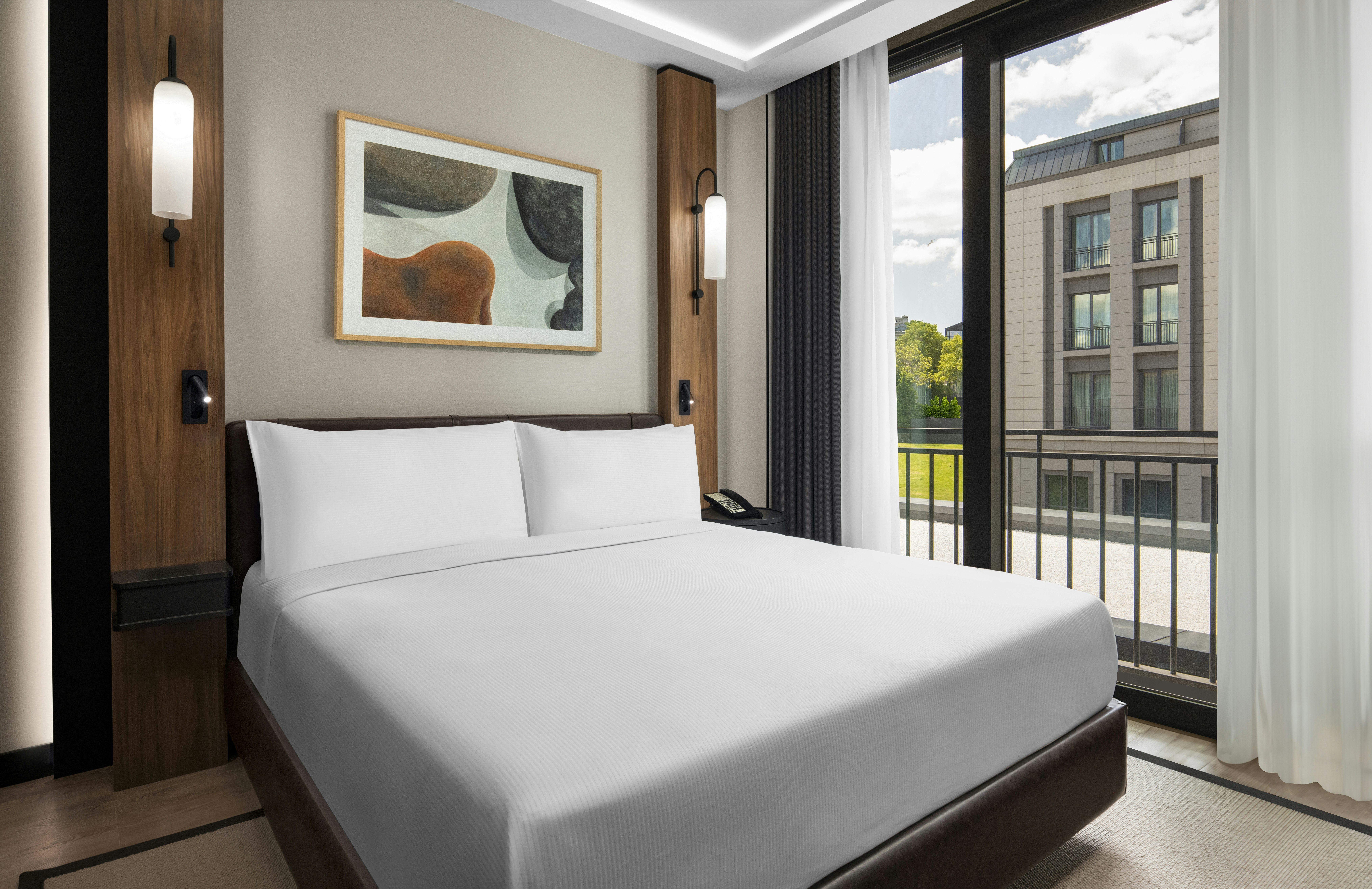 1 BEDROOM, SUITE, KING BED