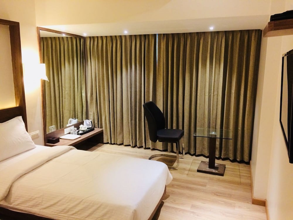 HOTEL AARYA INTERNATIONAL 6/15