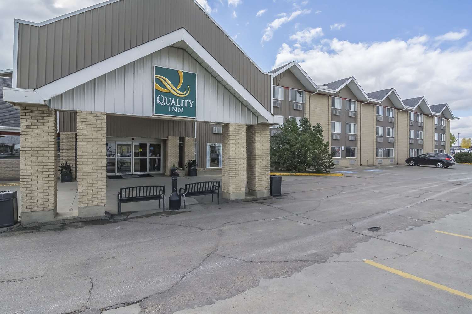 Quality Inn West Edmonton 16/19