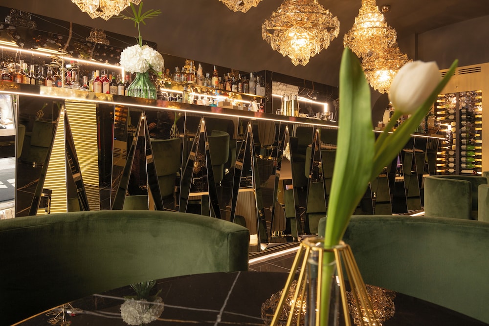 Bra Hotel 42/47