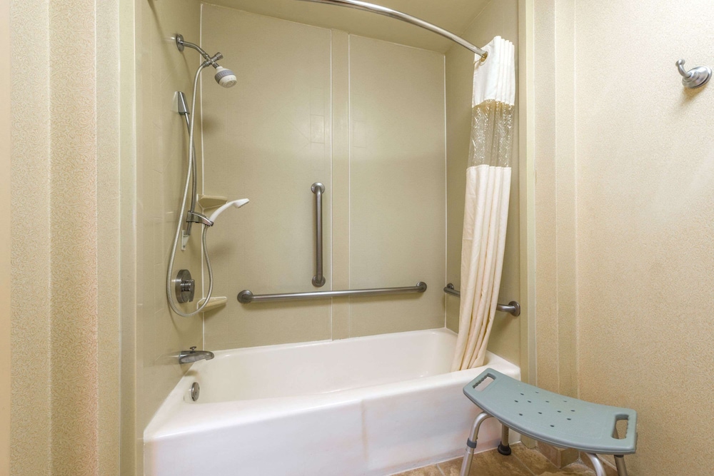 Days Inn & Suites By Wyndham Albuquerque North 29/30