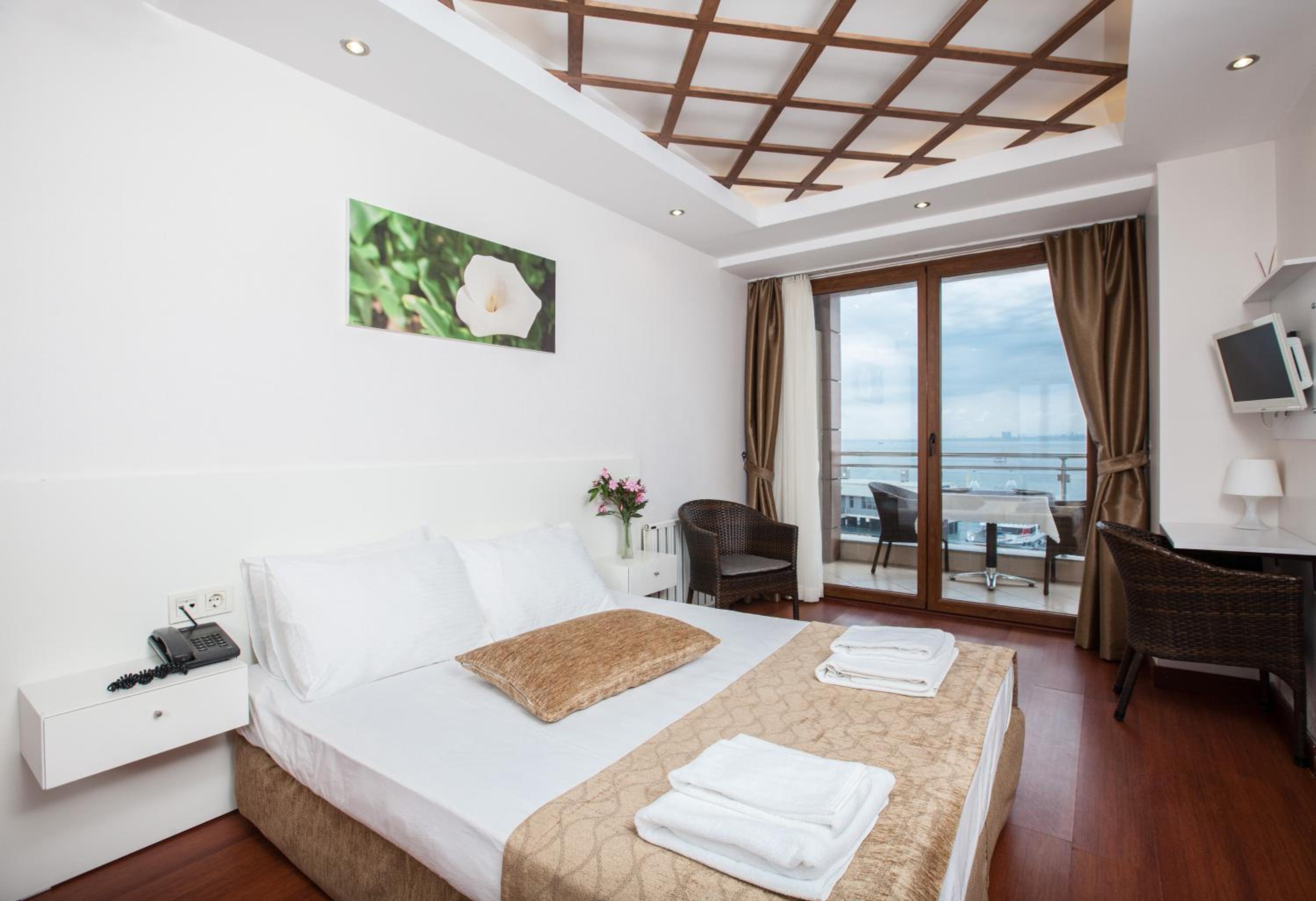 Deluxe, Double Bed