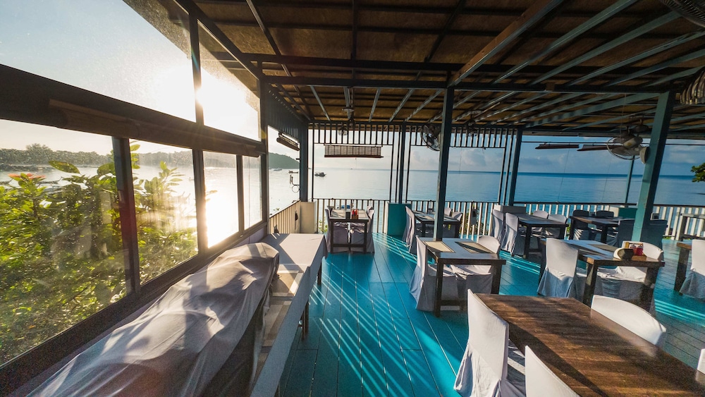 Chareena Hill Beach Resort 38/70
