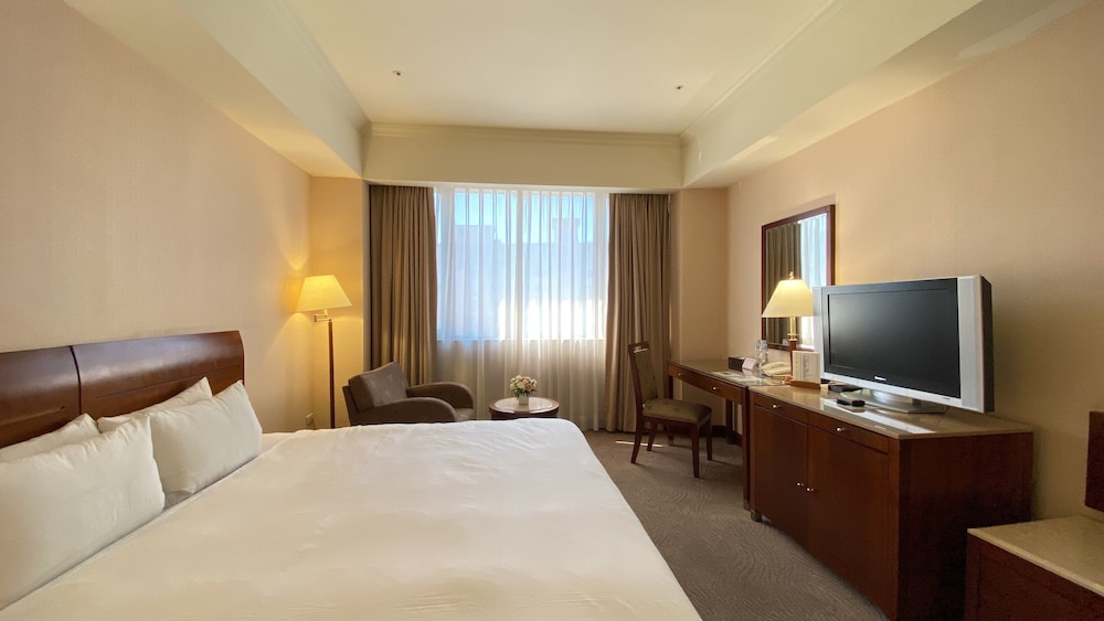 Monarch Plaza Hotel 18/47