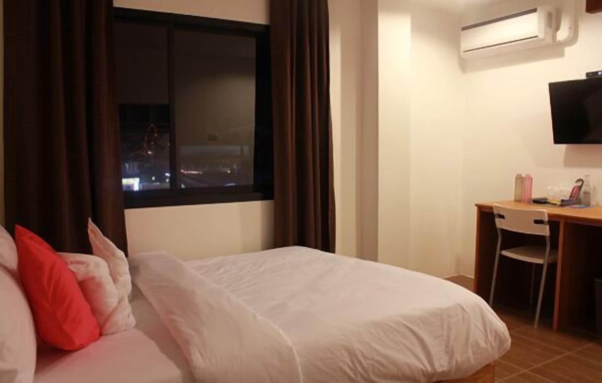 I Room Hotel 9/20