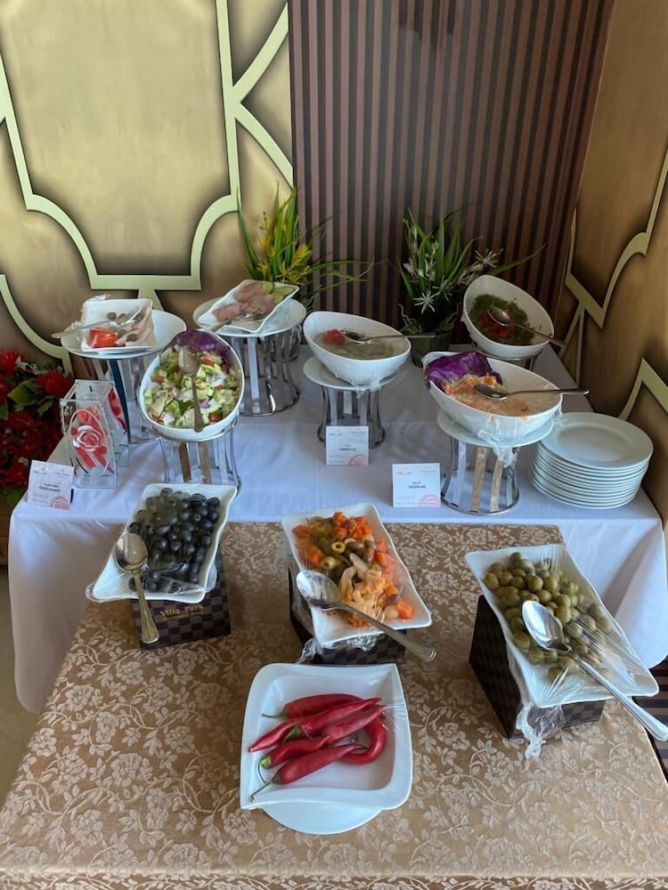 العنوان رزيدنس(Aleunwan Serviced Apartments) 38/53
