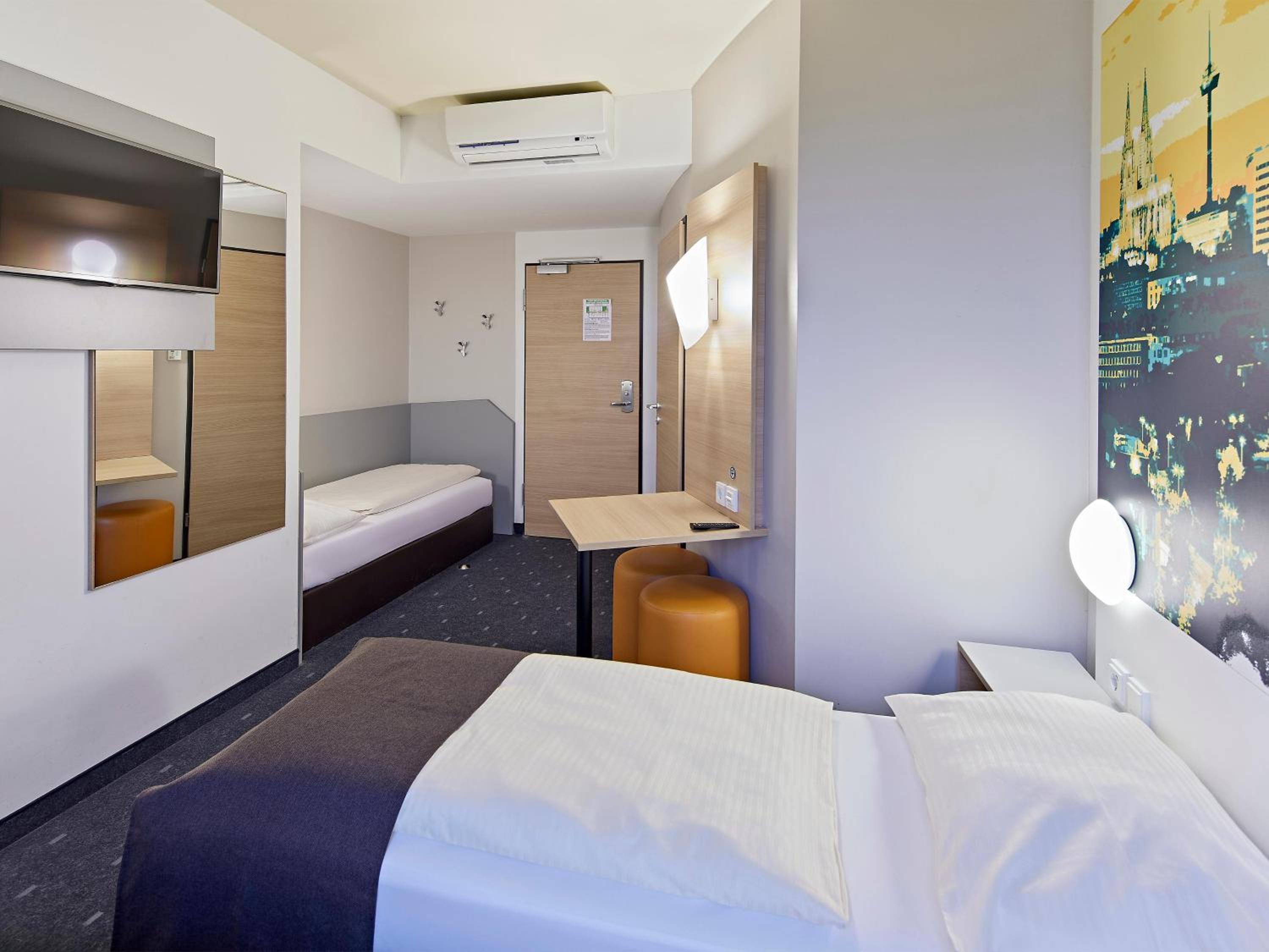 ROOM, TRIPLE