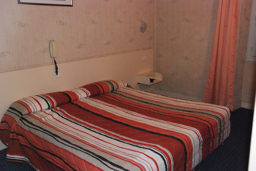 Hotel Acropolis 10/66