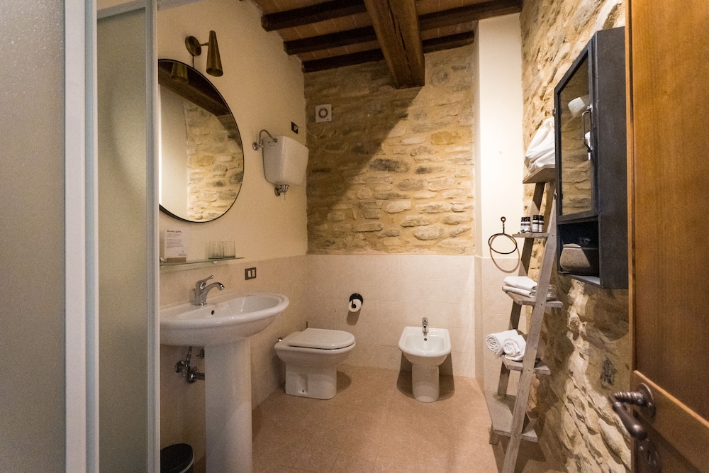 Borgo Castello Panicaglia 33/35