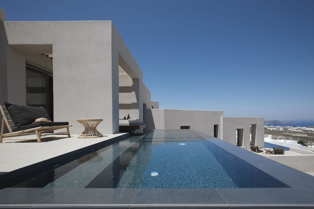 North Santorini Luxury Spa Hotel 26/50
