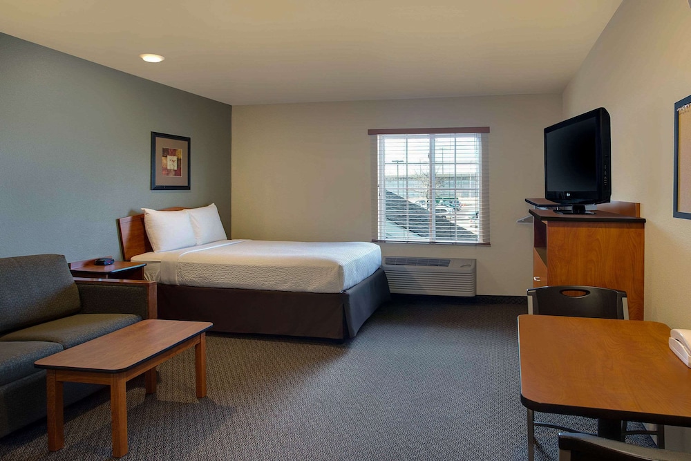 WoodSpring Suites Washington DC Andrews AFB 11/25
