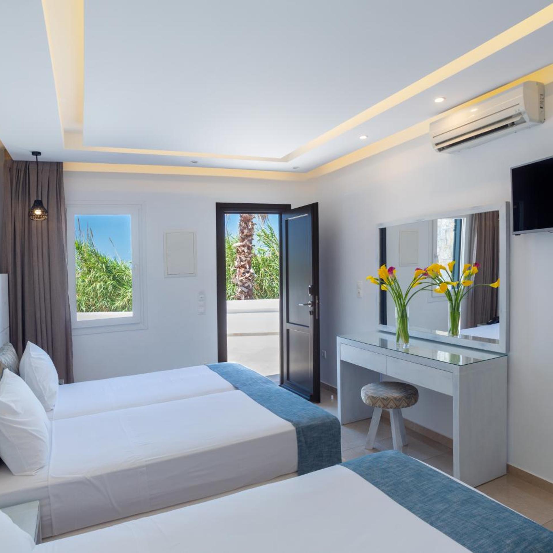 Studio, Triple, Outdoor Jetted Tub, Terrace