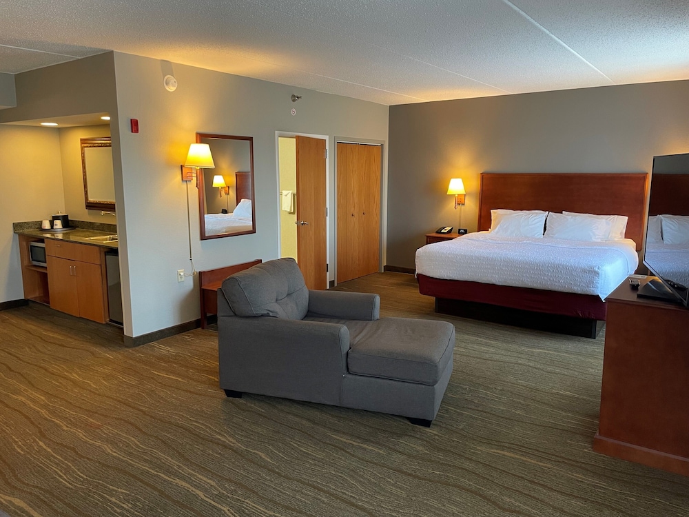 SouthShore Hotel on Lake Bemidji, Trademark Coll by Wyndham 12/40