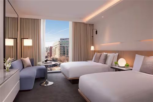 Club, Sakura, 2 Queen Beds