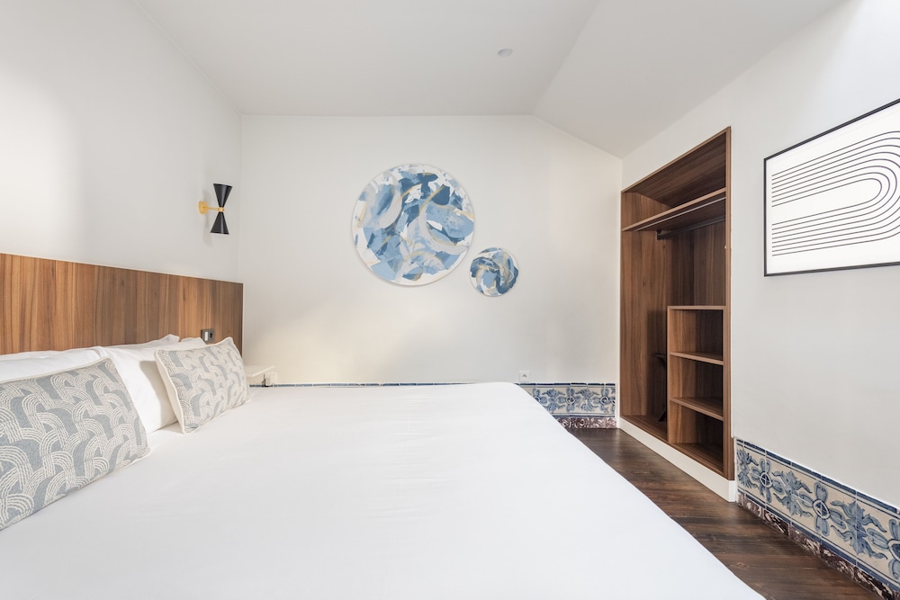 Lisbon Downtown Luxury Family Residence 10/25