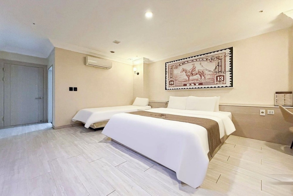 B-Stay Bucheon Hotel 8/19