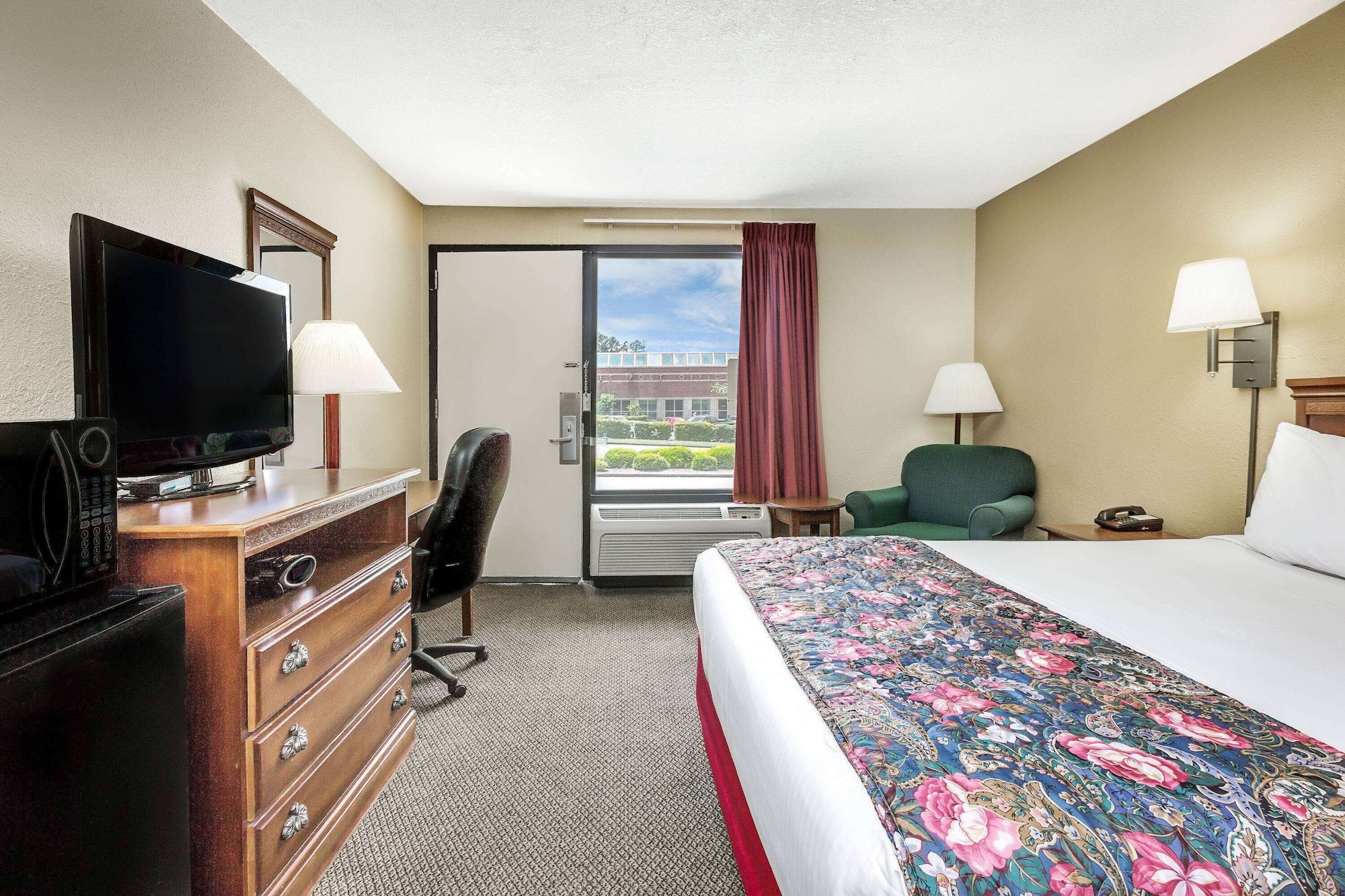 غرفة بسرير كوين، Days Inn by Wyndham Hoover Birmingham 8/10