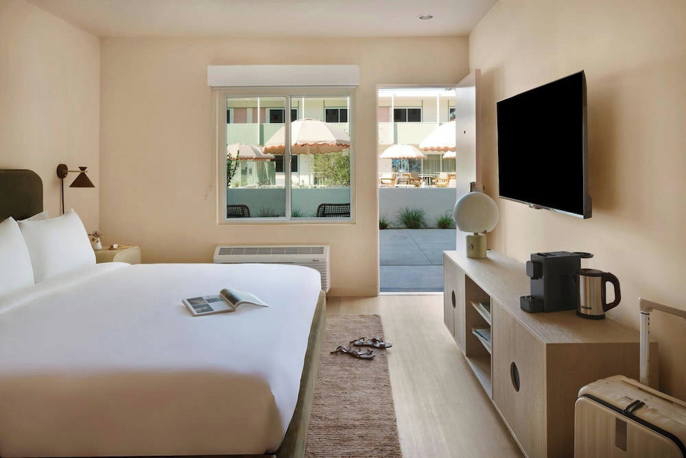 City Center Hotel Long Beach, Sonder by Marriott Bonvoy 10/53