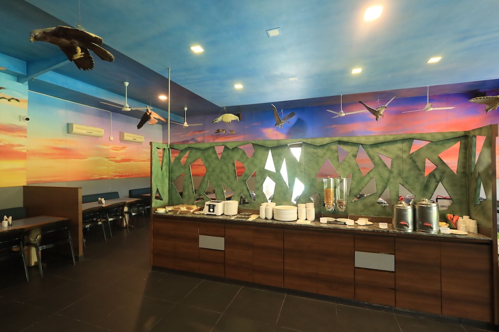Humming Bird Resort 5/50