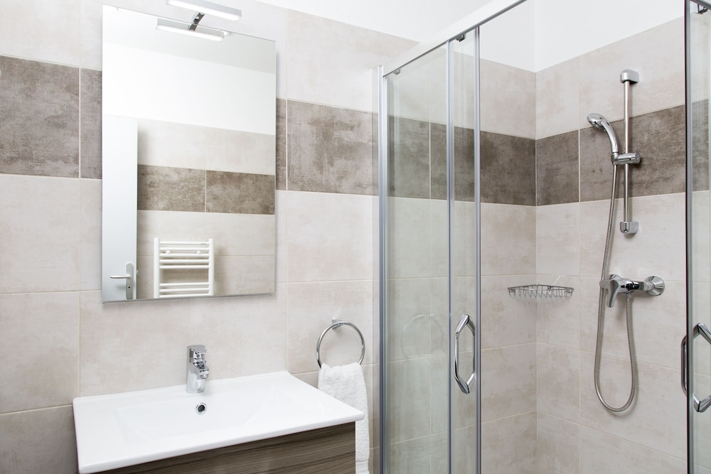Luxury, Studio, Queen Murphy Bed, Terrace