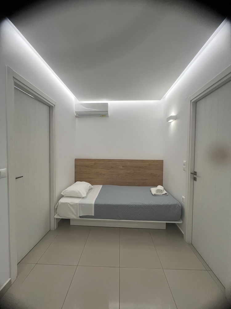 1 BEDROOM, SUPERIOR, TRIPLE