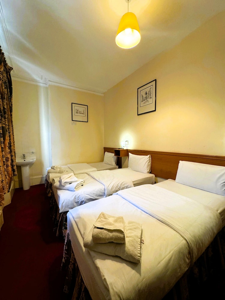 Bridge Park Hotel 30/65