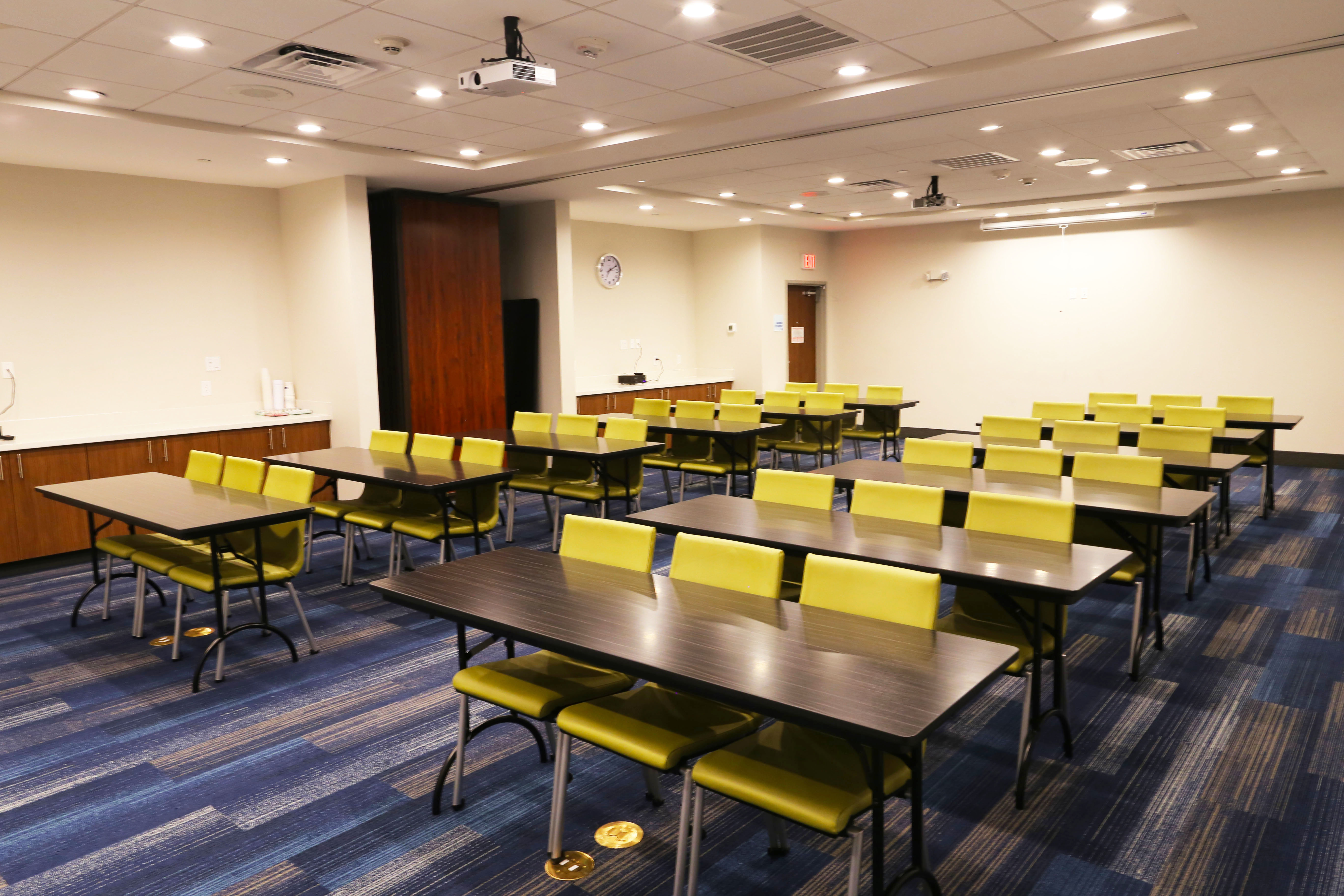 Holiday Inn Express Suites Houston Iah Beltway 8 59/65