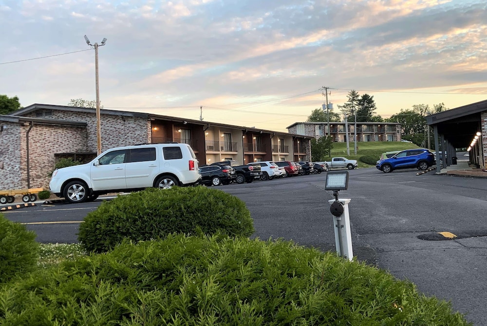 Travelodge By Wyndham Wytheville 36/43