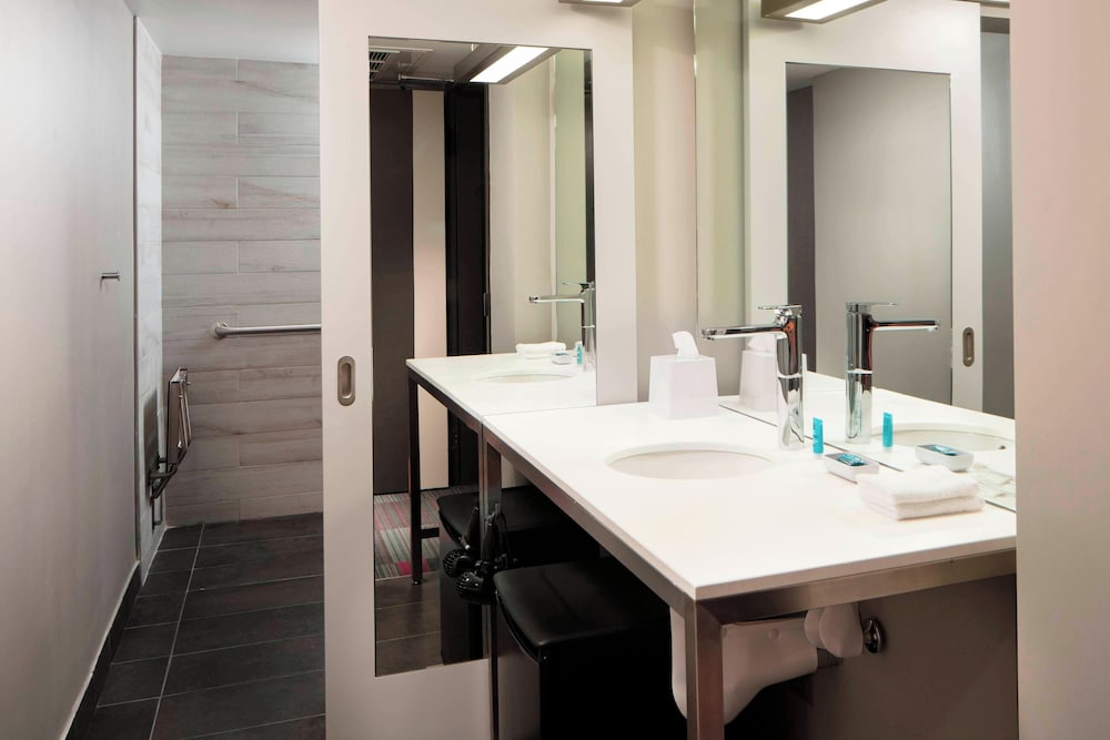 Aloft Coral Gables 40/43