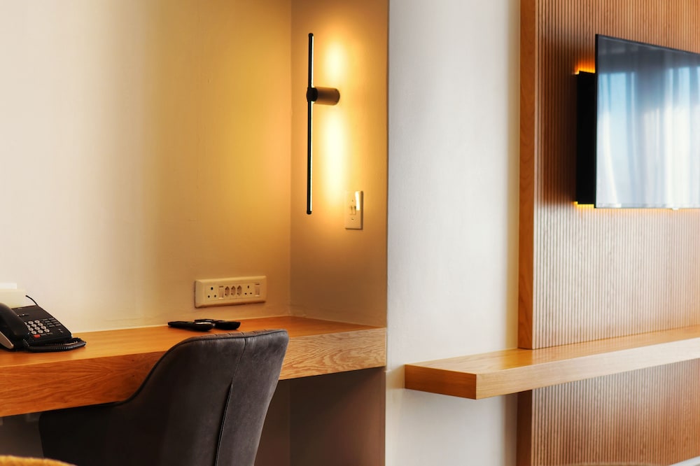 Max Executive Apartments 13/72
