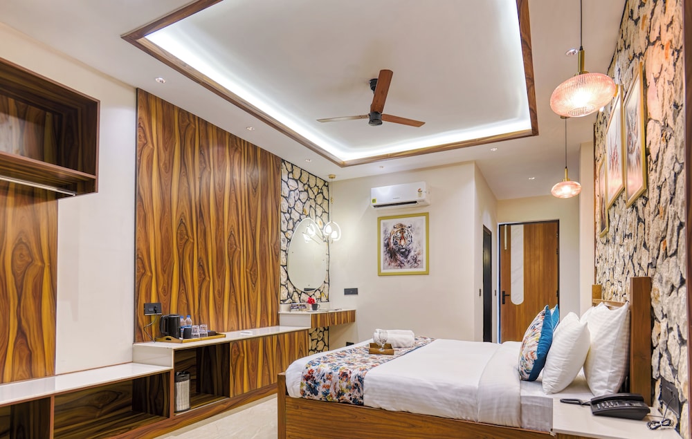 CORBETT MACHAAN RESORT 17/50