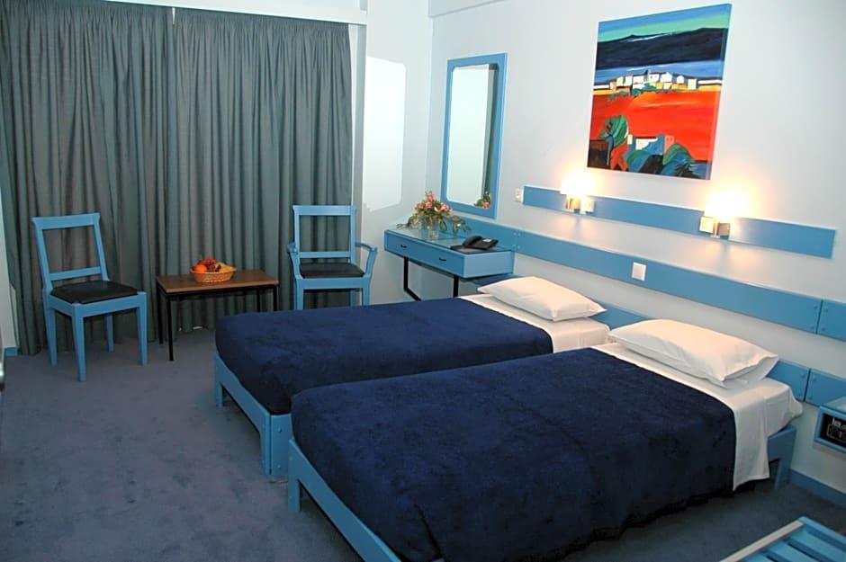 AMALIA HOTEL 15/24