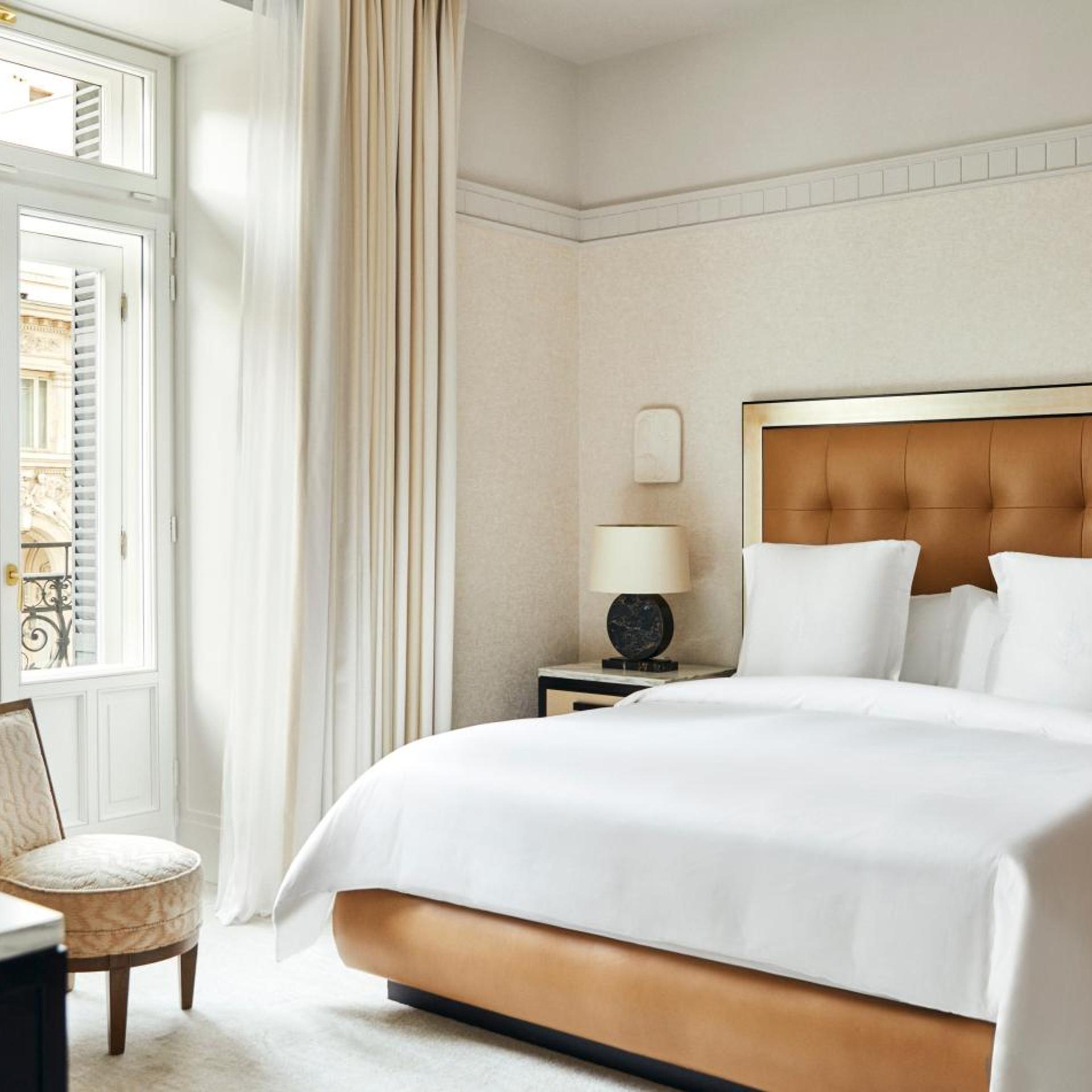 Four Seasons, Suite, King Bed