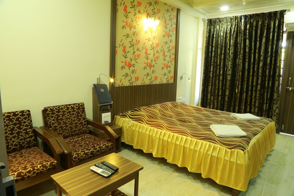 Hotel Shreyas 17/40