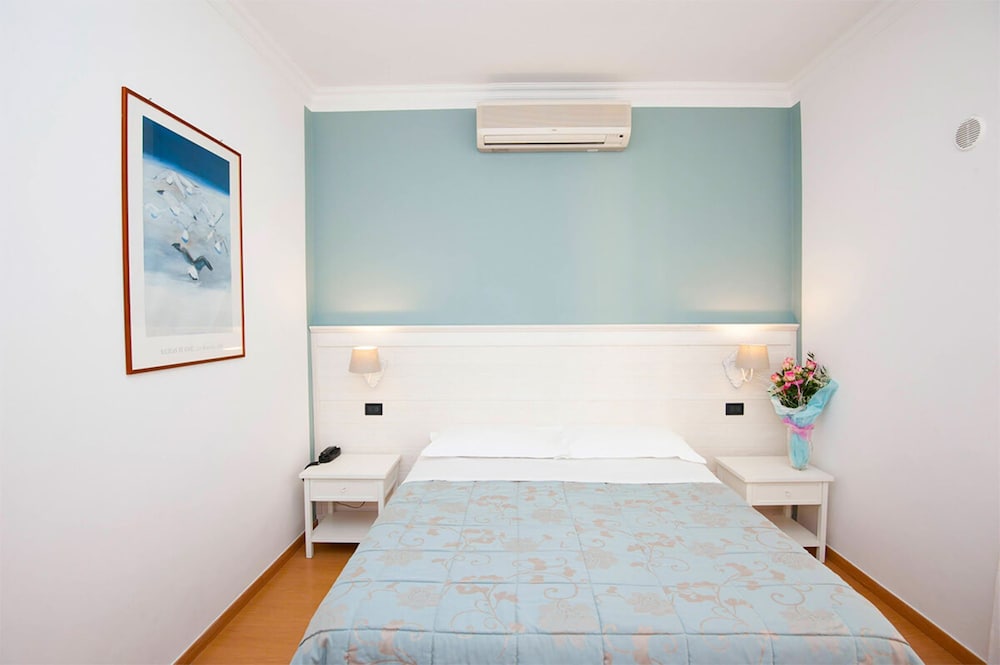 Hotel La Camogliese 24/48