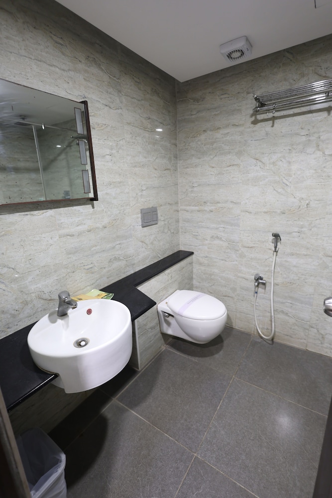 Abirami Residency 39/42