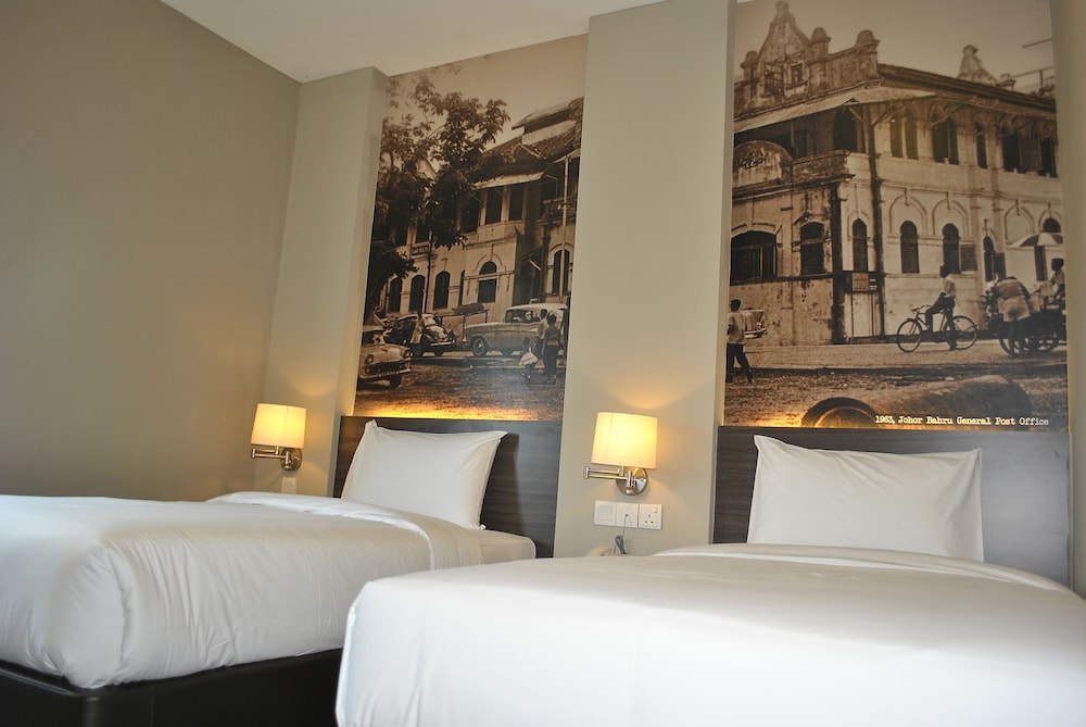 The Grand Jade Hotel 38/59