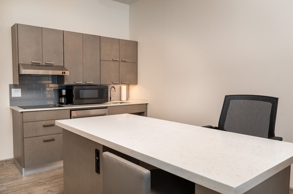 Hyatt House Nashville Airport 14/44