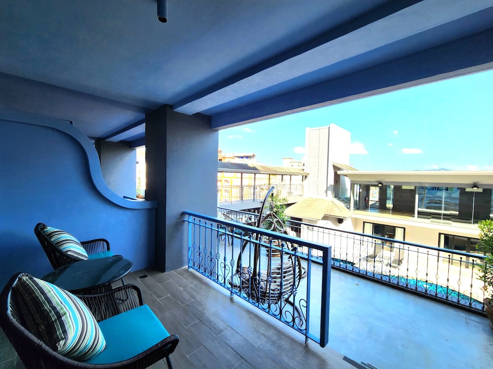 Amalthea Hotel 25/50