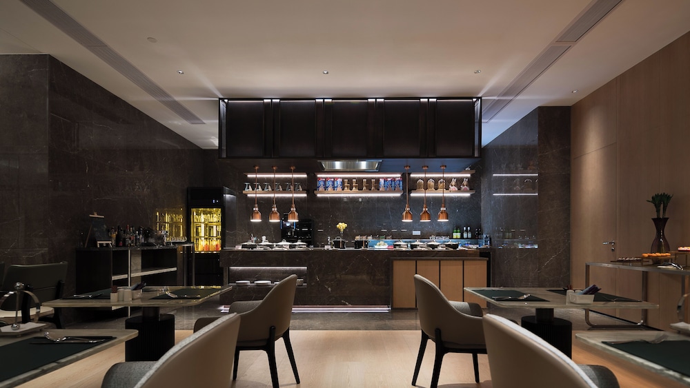Dongguan Forum Hotel and Apartment 43/50