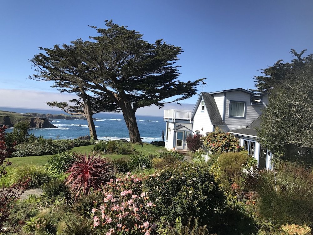 Agate Cove Inn 69/71