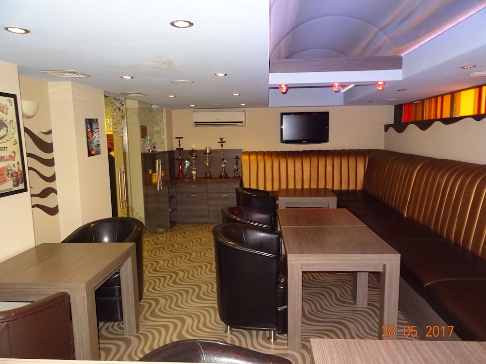 Victoria Hotel 40/50
