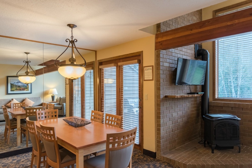 Whispering Woods Resort 35/65