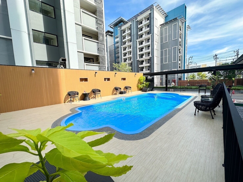 O2 Luxury Hotel 68/71