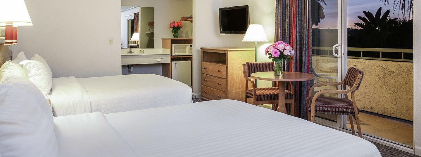 STANDARD, 2 QUEEN BEDS