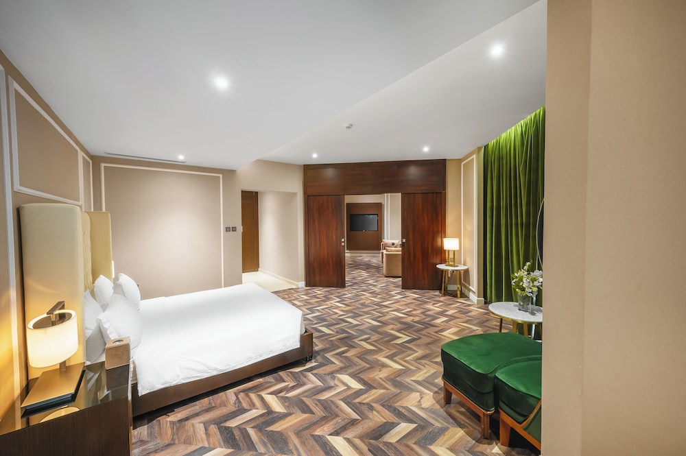 Suknai Royal Hotel 26/55